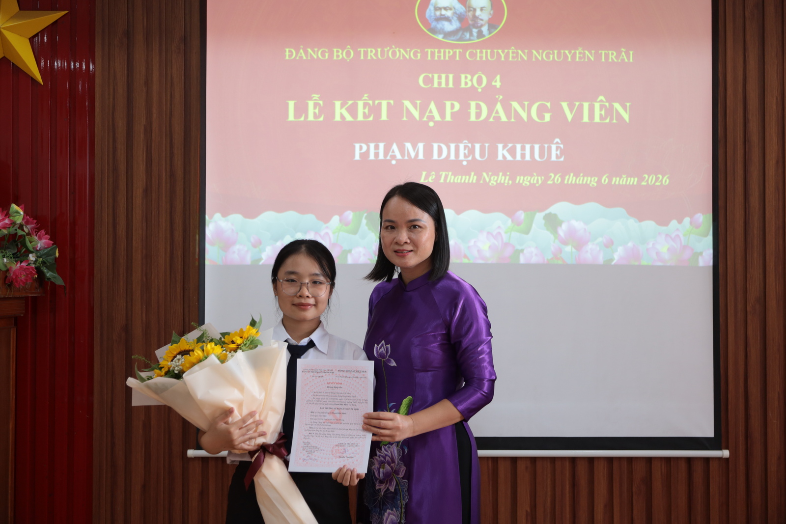 Đồng chí Phạm Diệu Khuê – Chi đoàn 12 Văn.